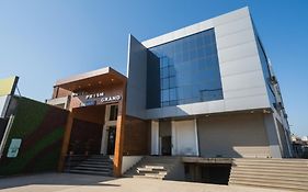 Fabhotel Prism Grand - Nr Zirakpur Bus Stand'